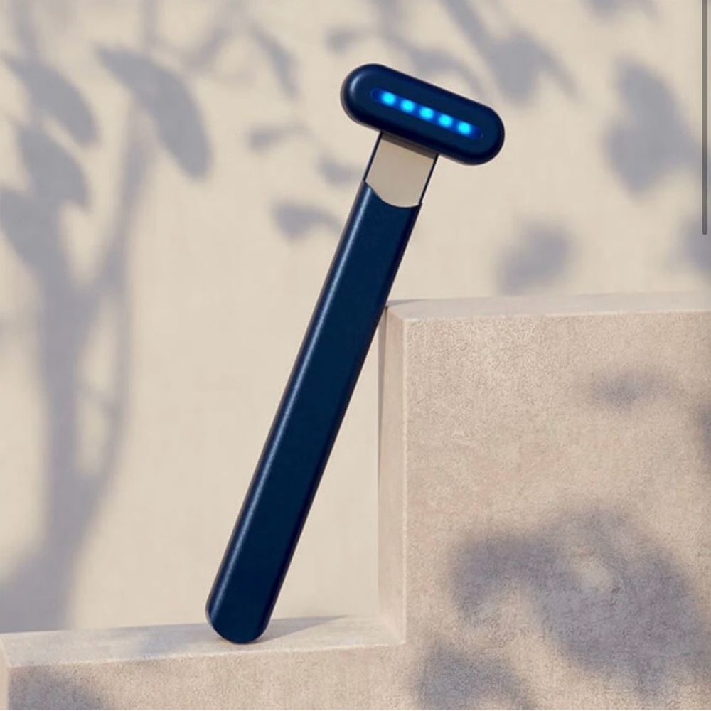 New! SOLAWAVE Anti-Breakout Skincare Wand
